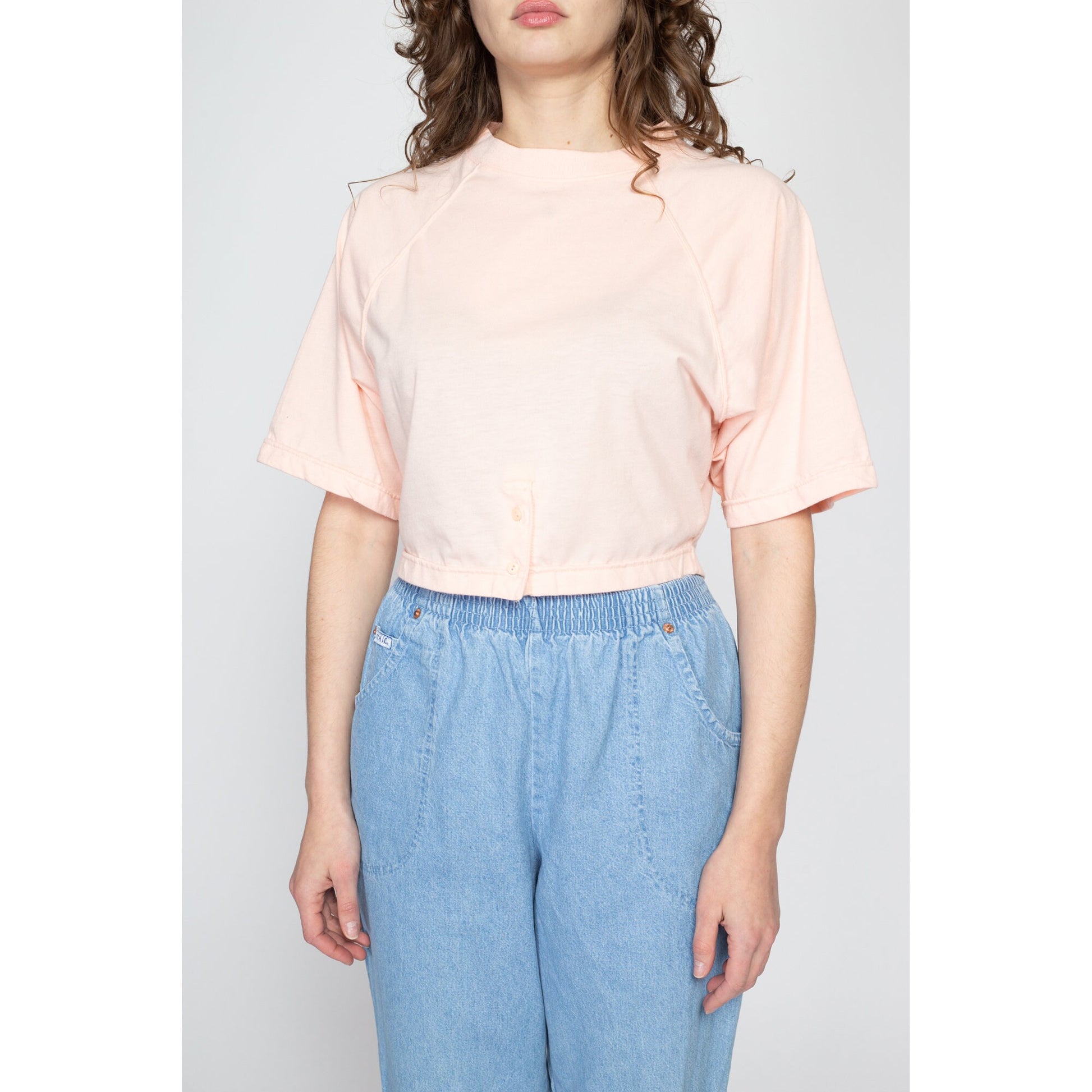 Medium 80s Peach Button Hem Crop Top | Vintage Cropped Boxy Short Sleeve T Shirt