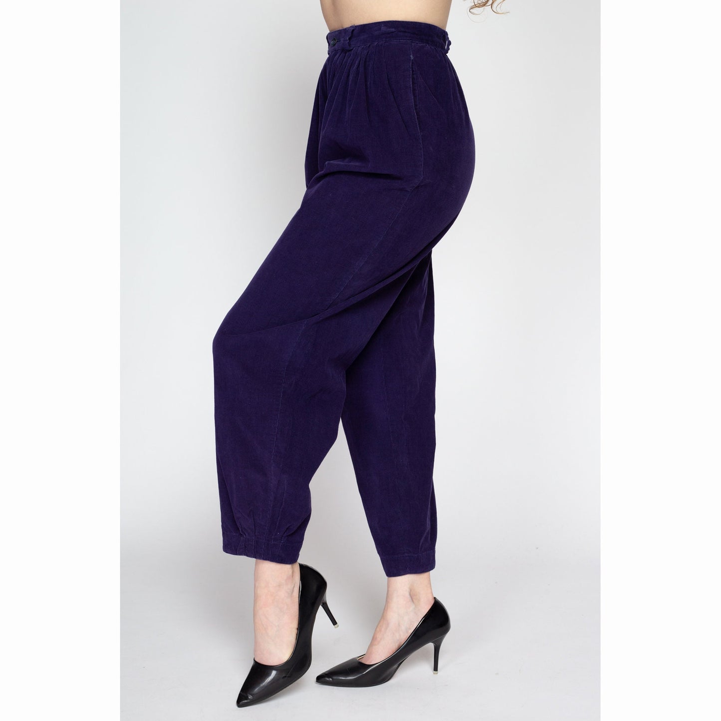 Small 80s Liz Claiborne Purple Corduroy Balloon Pants 26" | Vintage Pleated High Waisted Tapered Leg Trousers